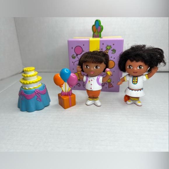 2003 Mattel Dora the Explorer toy figure or cake topper plastic Birthday box - Picture 1 of 15